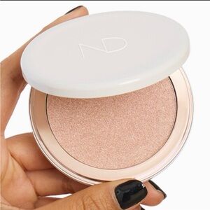Natasha Denona Hy-Gen Glow Beautifier Highlighter in Medium 02 BNIB